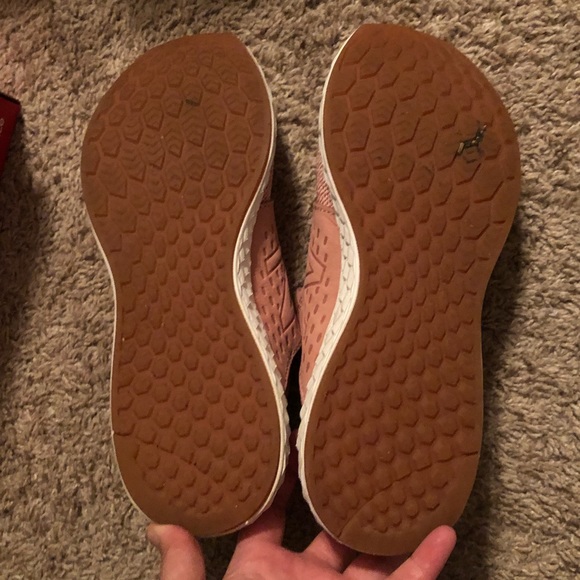 Women’s New Balance Shoes 9-9.5 - Picture 3 of 3